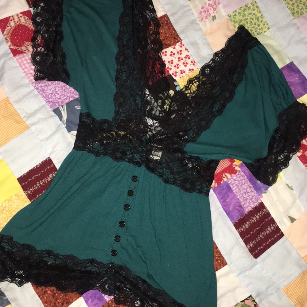 ⚜️⚜️3/$15 Lace trim blouse